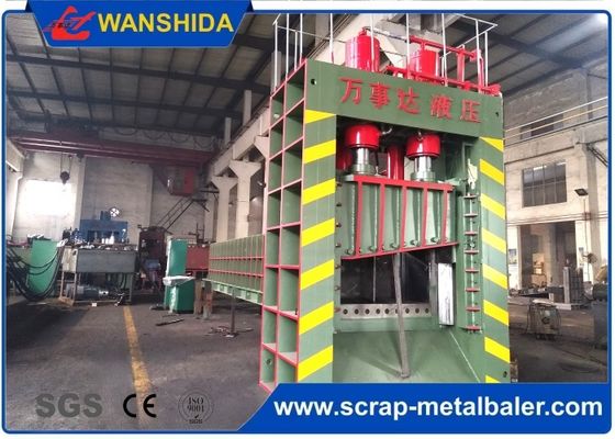 Cisaille portique 154 kW pour le traitement de ferraille lourde avec une force de coupe de 630 tonnes
